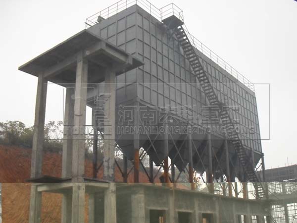 遼寧丹東頁(yè)巖陶?；剞D(zhuǎn)窯安裝現(xiàn)場(chǎng)