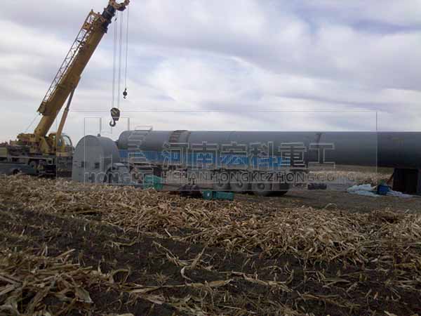 黑龍江呼蘭縣頁巖陶?；剞D(zhuǎn)窯生產(chǎn)線安裝現(xiàn)場(chǎng)